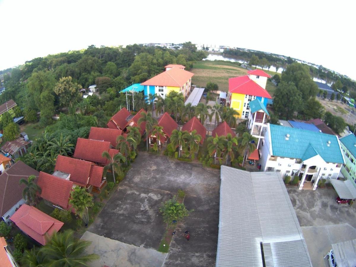 Bunraksa Resort カムペーンペット エクステリア 写真